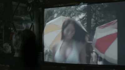 - What do you see?
- Patty and Laura. - Secrets of Playboy