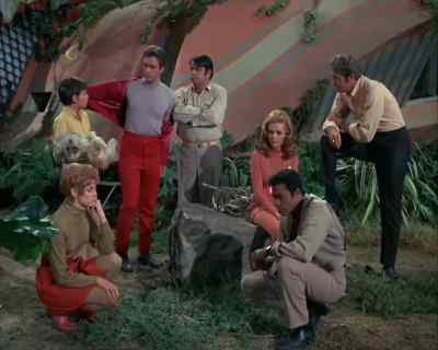 What do you suggest
we do, captain? - Land of the Giants