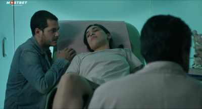 - What do you think, doc?
- Those are strong chemicals. - Huesera: The Bone Woman