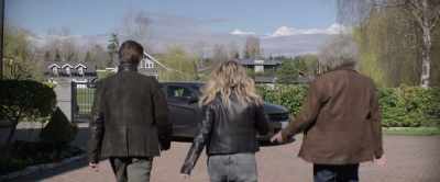 -What do you think, Grace? The kid?
-He's definitely hiding something. - Brazen