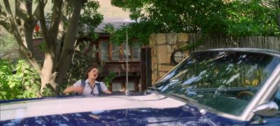 What do you think he's saying? - The Kissing Booth 2