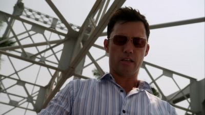 - What do you think?
- Looks scary. - Burn Notice