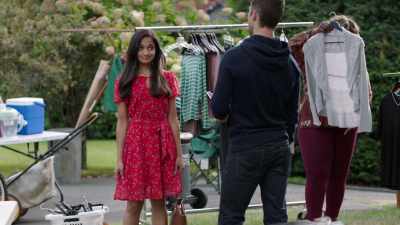 - What do you think?
- You look incredible. - Imposters