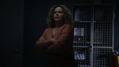 - What do you want, Marie?
- I had a visitor yesterday. - Wentworth