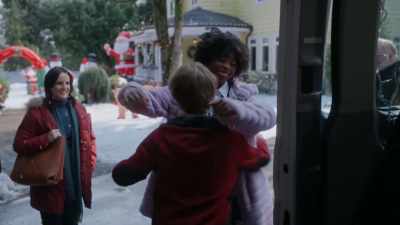 - What do you
think? (Maya laughs) - Holiday Road