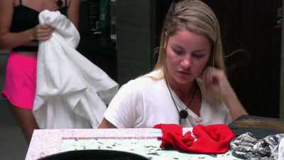 >> WHAT DO YOU THINK WILL HAPPEN
ONCE IT COMES DOWN TO LIKE TWO - Love Island