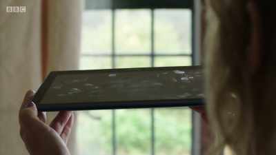 What you doing?
Looking for fingerprints. - Shakespeare & Hathaway - Private Investigators