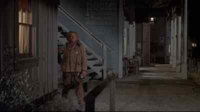 - What d'ya want?
- I got a message. - Rio Lobo