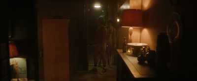 - What?
- Get up. Gotta search your cell. - Dahmer - Monster: The Jeffrey Dahmer Story