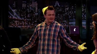 >> WHAT?
GIBBEHH! - iCarly