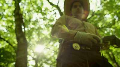  What is going on here? - Homicide Hunter: Devil in the Mountains