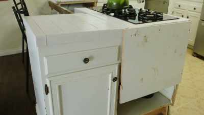 What is going on
in this kitchen, you guys? - Help! I Wrecked My House
