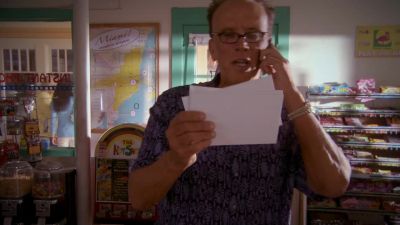 - What?
- Good morning to you, too, sunshine. - Dexter