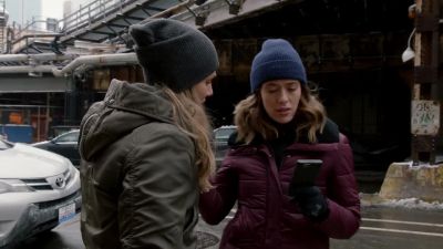 - What you got? - Chicago P.D.