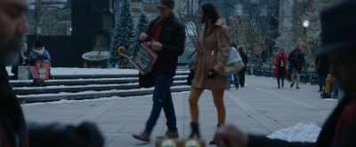 - What guy?
- Uh, some guy from Davey's Tickets. - Meet Me Next Christmas