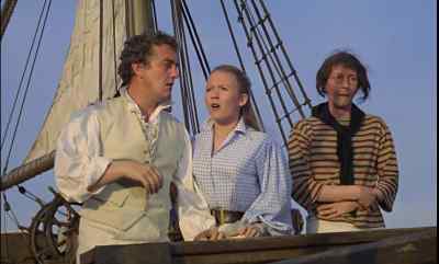 - What happened?
- Albert, look! - Carry On Jack
