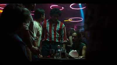 -What happened, buddy?
-She's a spoiled brat. - Narcos: Mexico