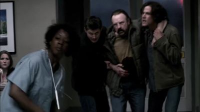 - What happened?
- He was stabbed. - Supernatural