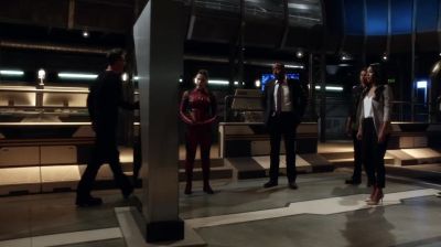 - What happened? - I don't know. - The Flash