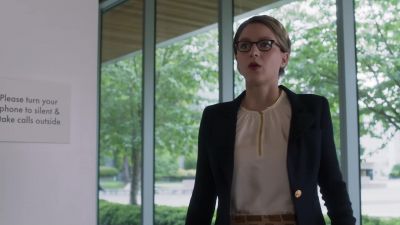 What happened?
I thought you said they were late. - Supergirl