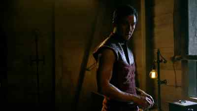 What happened in that bathroom? - Into the Badlands