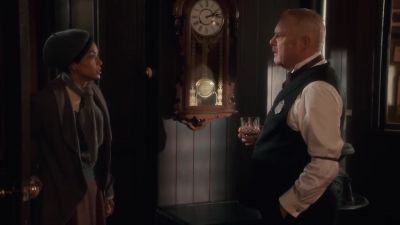 What happened?
I've been waiting for you. - Murdoch Mysteries