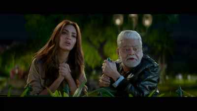 What happened?
- Look at them - Total Dhamaal