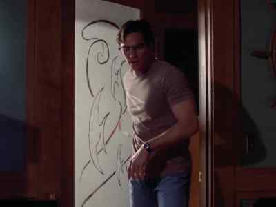 - What happened?
- Oh, I had a muscle. Mishap. - Lois & Clark: The New Adventures of Superman