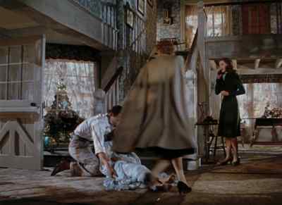 - What happened?
- She must have tripped. - Leave Her to Heaven