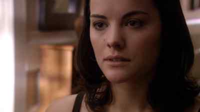 - What happened?
- The lamp blew out. - Kyle XY