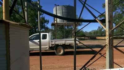 What happened there, Dad?
(CLEARS THROAT) - Outback Opal Hunters