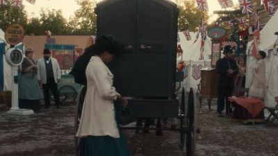 What happened to
the poor sucker? - Murdoch Mysteries