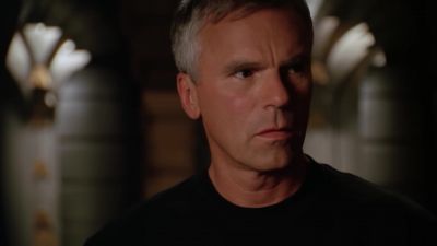 - What happened?
- We're inside a deep crater. - Stargate SG-1
