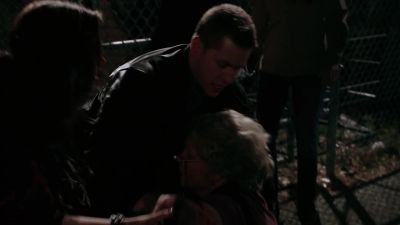 What happened? Where's Spencer? - Once Upon a Time