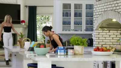 - What is happening? [laughter] - Selena + Chef