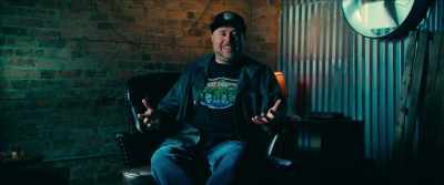 What is he doing to keep 'em to stay? - Monster Inside: America's Most Extreme Haunted House