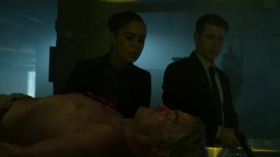 What is he doing to them? - Gotham