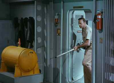 - What is he trying to do? - Destination Inner Space
