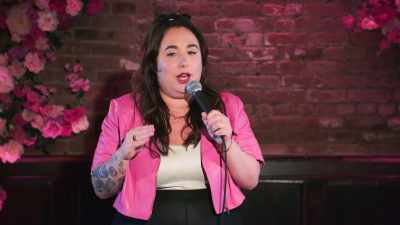 What… What are you doing? [chuckles] - Liza Treyger: Night Owl