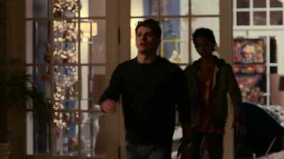 What? Hey-- - Marvel's Runaways