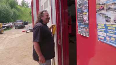 - What? Holy ****!
- I think I can straighten it out. - Rust Valley Restorers