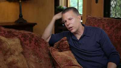 What... how is this gonna,
how are you going to get
better? - Larger than Life: The Kevyn Aucoin Story