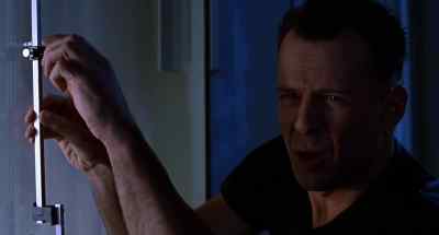 - What?
- I better make the hole a little bigger. - Hudson Hawk
