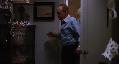 - What? - I can't go to sleep... - Elf