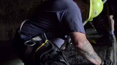 What I do is, I'm gonna
stick it in and pull it out. - Sewer Divers