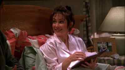 -What?
-I see. - Everybody Loves Raymond