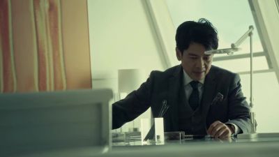 - What?
- Your lunch is here. - Hemlock Grove