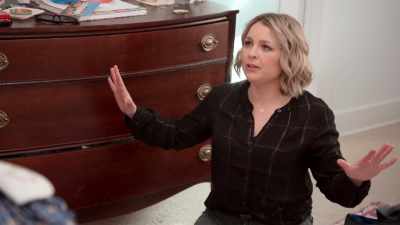 What if we put, like,
a really fun wallpaper in the closet? - Get Organized with The Home Edit