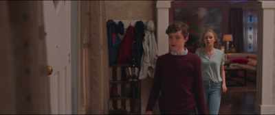 - What, I'm not scared.
- Yeah, well, we don't know who it is. - Better Watch Out