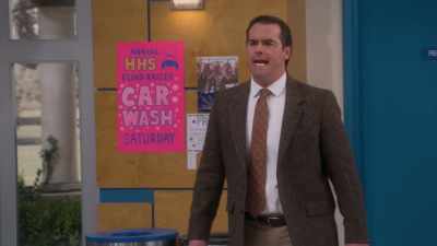 What in Aunt Sally's Clam Shack
is going on here? - The Thundermans Return